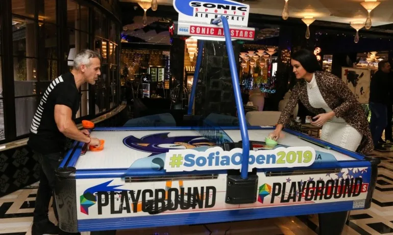 Шоу битка по въздушен хокей между посланици на Sofia Open - Tribune.bg