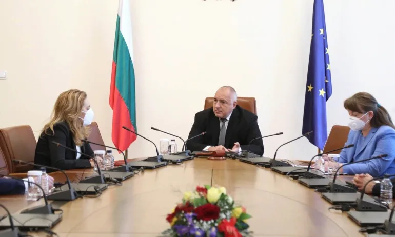 Премиерът нареди спиране на имунизацията с AstraZeneca - Tribune.bg