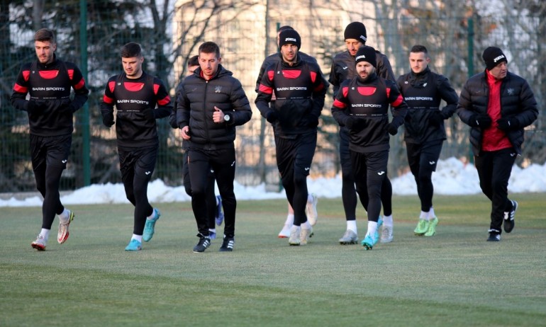 Националите не излетяха за Катар - Tribune.bg