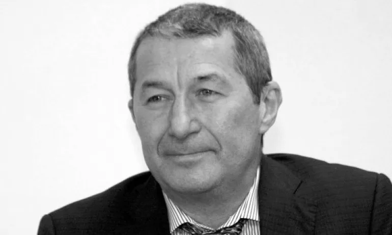 Напусна ни Владимир Каролев! - Tribune.bg