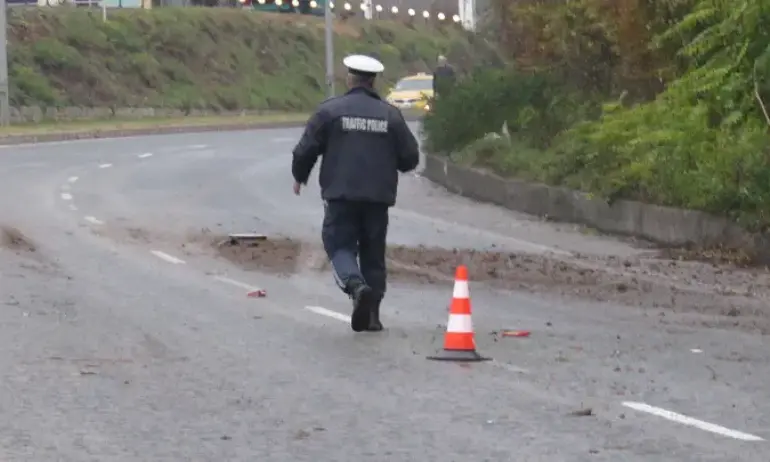 За разделителни колчета по пътя София - Самоков, настояват жители на региона - Tribune.bg