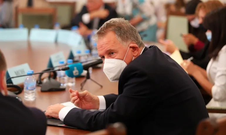 Кацаров зове: Няма причина да се вдига паника, ситуацията е под контрол - Tribune.bg