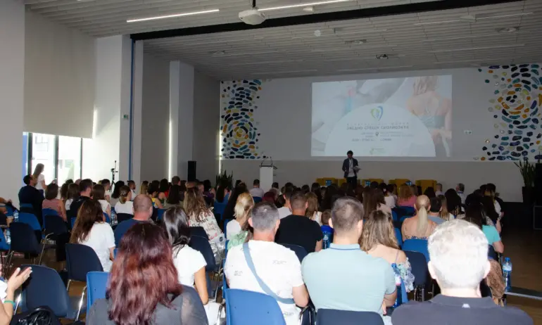 Международният форум Заедно срещу сколиозата обедини стотици хора в борбата срещу заболяването - Tribune.bg