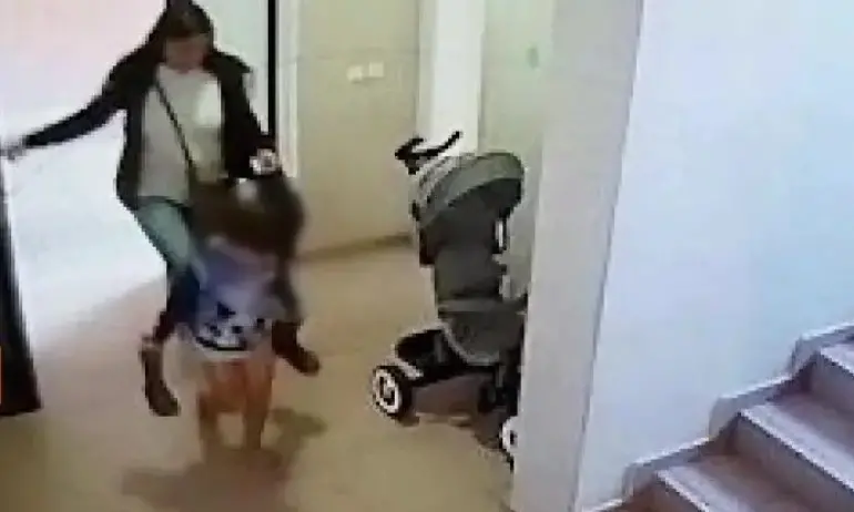 Съседът, пуснал сигнала срещу Габриела: Ще я изкарат светица, за да вземе децата от майката на Пейо - Tribune.bg