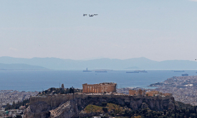 Увеличава се броят на заразените с коронавирус в Гърция - Tribune.bg