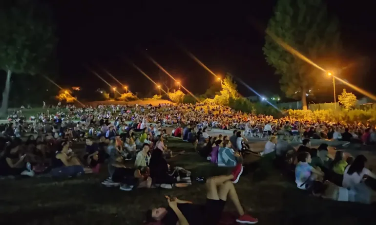Кино под звездите: Парк Македония събра над 1000 любители на седмото изкуство - Tribune.bg