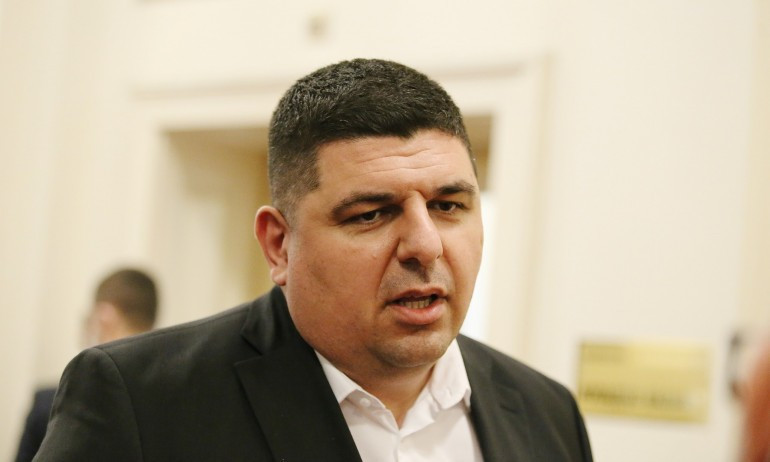 Мирчев оправдава кметове на ДБ с ГЕРБ, защото не строят детски градини - Tribune.bg