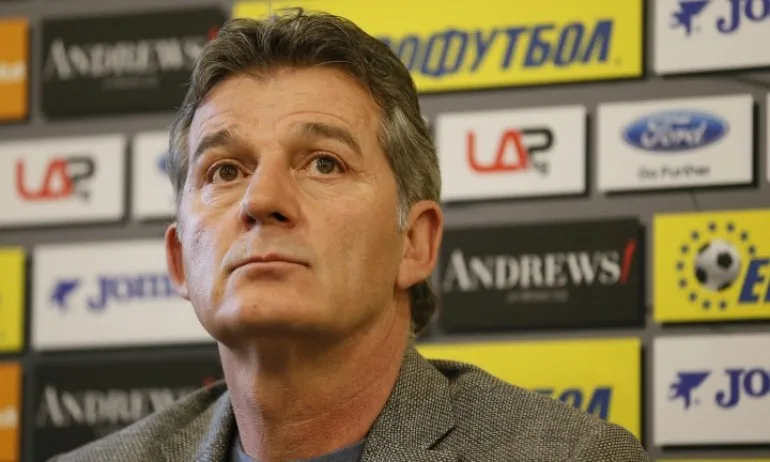 Емил Костадинов: Клубовете трябва да се съобразят с договора, който им е предложен - Tribune.bg