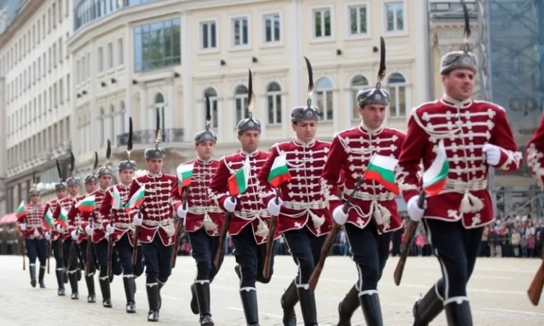 МО търси гвардейци - Tribune.bg