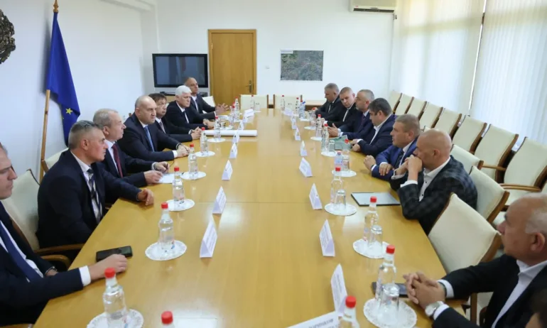 Румен Радев: Правителството предприема мерки и отпуска средства, така че догодина да не говорим за водна криза в Плевен - Tribune.bg