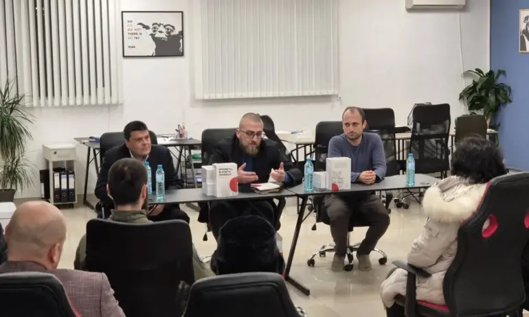 Във Варна представиха книгата Времето, в което живеем - Tribune.bg