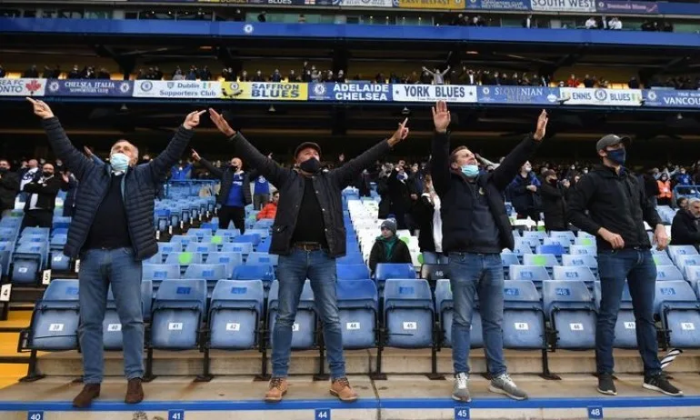 На Острова: Тестват на случаен принцип футболни фенове за COVID-19 - Tribune.bg