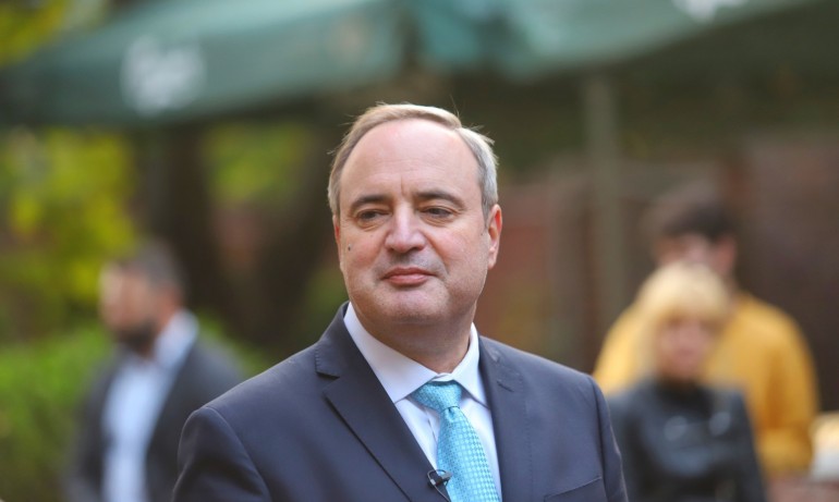 Проф. Герджиков: Нинова го каза - Радев е гол, около него и служебния кабинет се навъртат олигарси - Tribune.bg