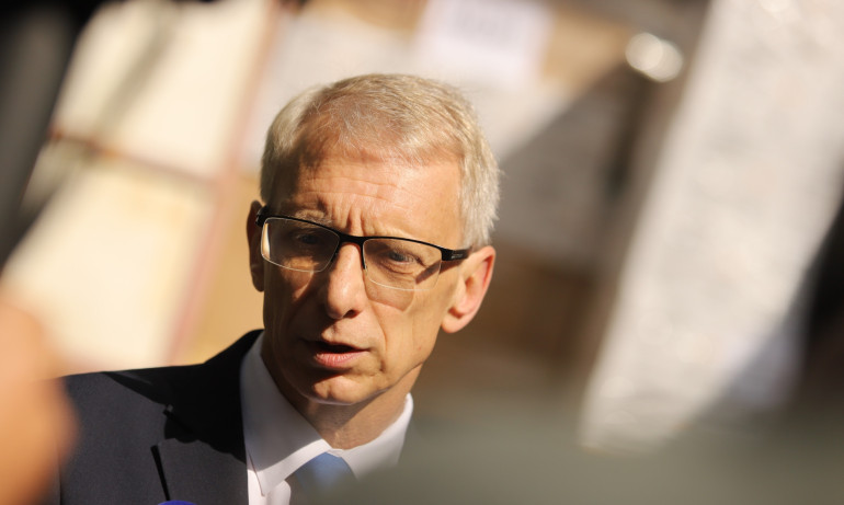 МОН дава по 500 хил. лв. годишно за софтуер, който да бори плагиатството - Tribune.bg