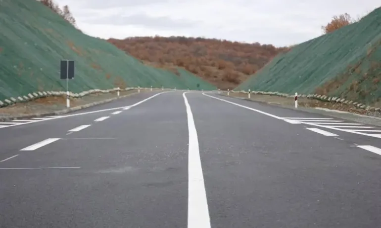 България предлага проект на Споразумение на Северна Македония за изграждането на граничния жп тунел от Коридор 8 - Tribune.bg