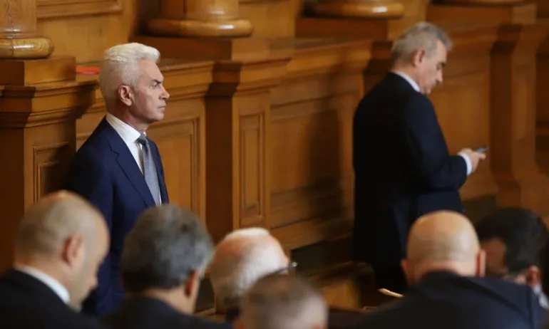 Рокада при Обединените патриоти в парламента – Сидеров не е председател на групата - Tribune.bg
