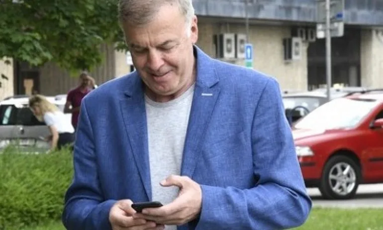 Сираков свива бюджета и разкарва чужденци от Левски - Tribune.bg