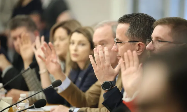 Бюджет 2025 на финалната права. План-сметката влиза в ресорната комисия в НС - Tribune.bg