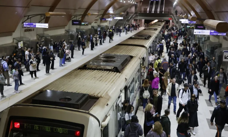 Прекъсват влаковото движение в участъка МС Сливница – МС Обеля, пътниците се поемат от автобуси - Tribune.bg