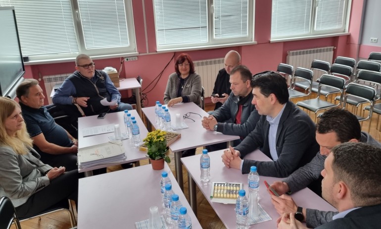 Иван Таков: Докладът на ДБ за преименуване на 36-о СУ Максим Горки е конюнктурен и деструктивен - Tribune.bg