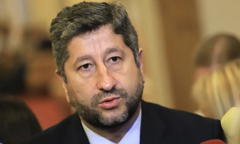 Иванов отговори на Фейсбука на Трифонов: Политиката става мръсна работа, когато не знаеш какво правиш - Tribune.bg