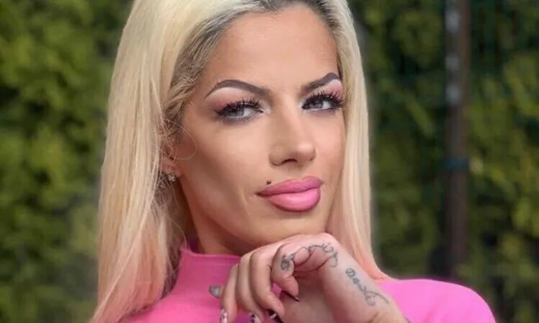 Плеймейтка гласува до живот за Слави, татуира си името му под сърцето (СНИМКА) - Tribune.bg