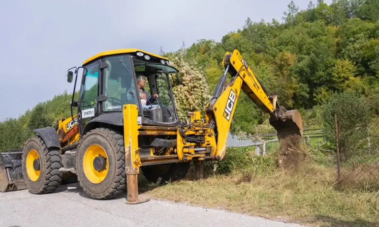 Изграждат трафопост и пускат ток в махала Акациите в село Хърсово - Tribune.bg