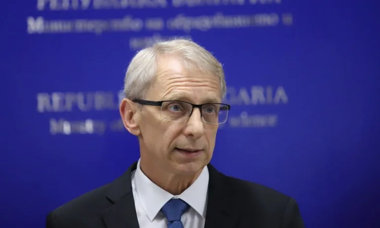 МОН поставя българи от Западните покрайнини и Бесарабия пред дилема – обучение или пребиваване - Tribune.bg