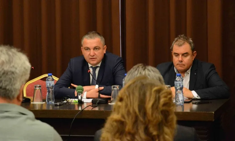 Иван Портних: Изграждаме индустриална зона на 8 дка край Аксаково - Tribune.bg