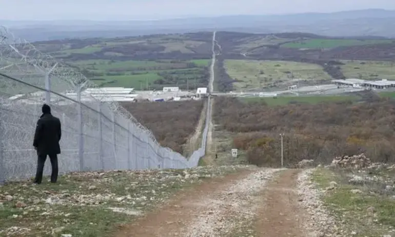 До края на годината Българската армия трябва да укрепи оградата на границата с Турция - Tribune.bg