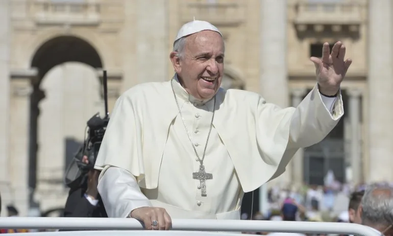 Папа Франциск дари 500 000 долара, за да помогне на мигрантите в Мексико - Tribune.bg