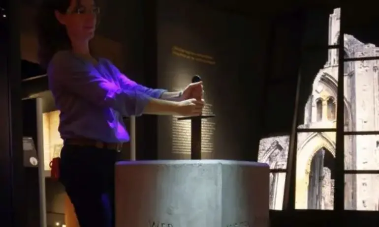 Учени предполагат, че са открили истинския Екскалибур - Tribune.bg