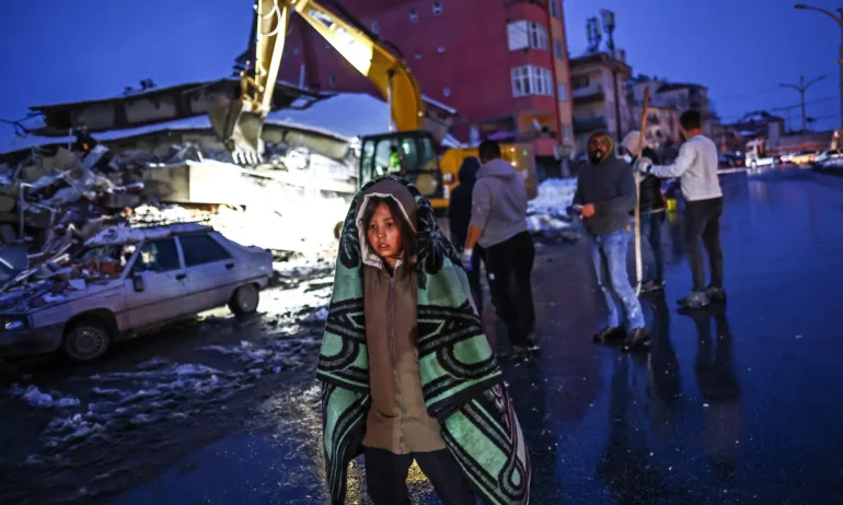 Събират материали и дарения за пострадалите от земетресението в Сирия - Tribune.bg