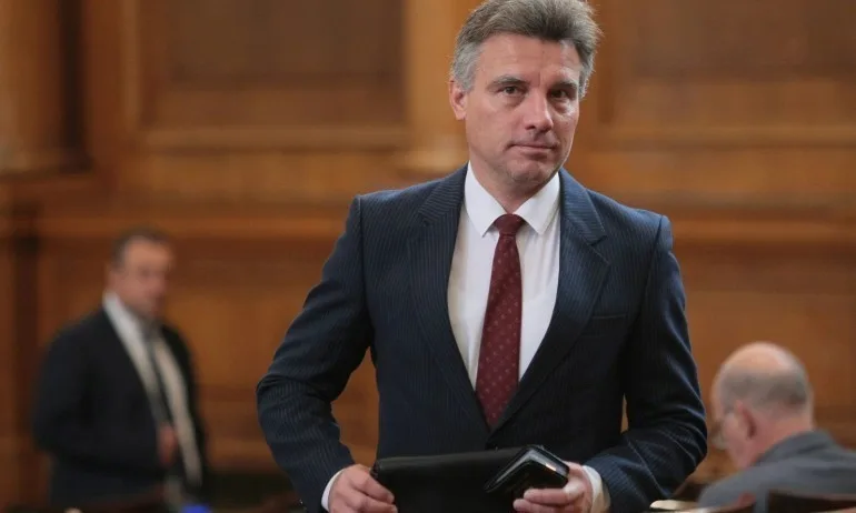 Иво Христов: Америка се простреля в крака с избора на Байдън - Tribune.bg