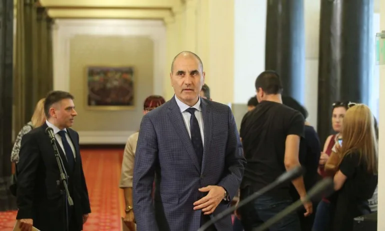 Цветанов: Става въпрос за личен акт, ще направя моя след разговор с премиера - Tribune.bg