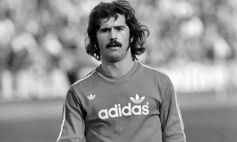 Отиде си една от най-големите футболни легенди - Tribune.bg