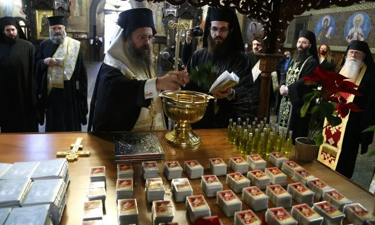 30 свещеници влизат при 6000 болни в няколко столични болници - Tribune.bg