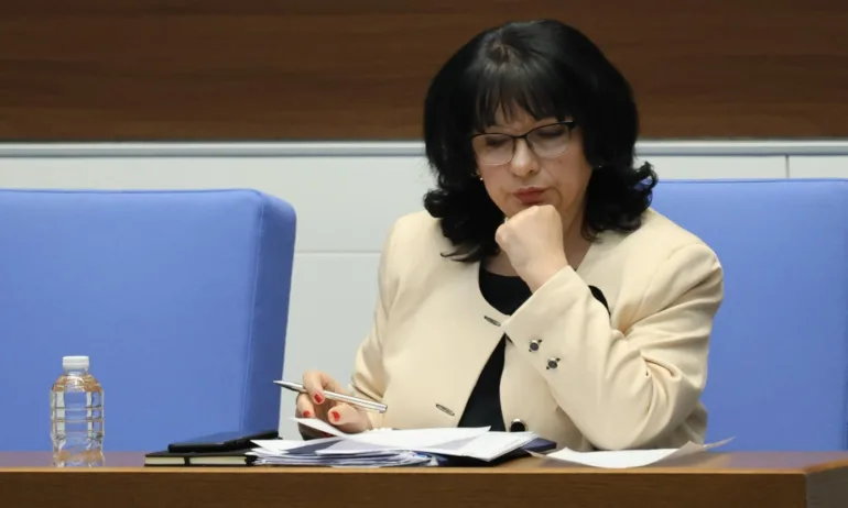 Как дупката за 2024 излезе на едва 3% от БВП? С 4 млрд. лв. неплатени задължения, прехвърлени за 2025 г. - Tribune.bg