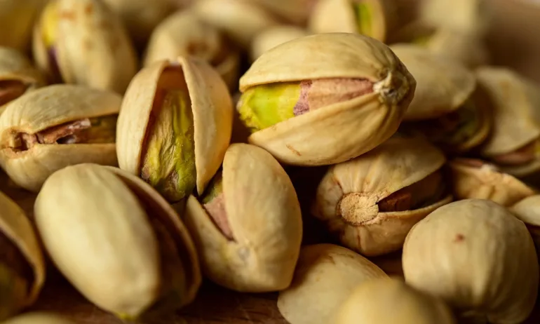 Дубайският шоколад предизвиква глобален недостиг на шамфъстък - Tribune.bg