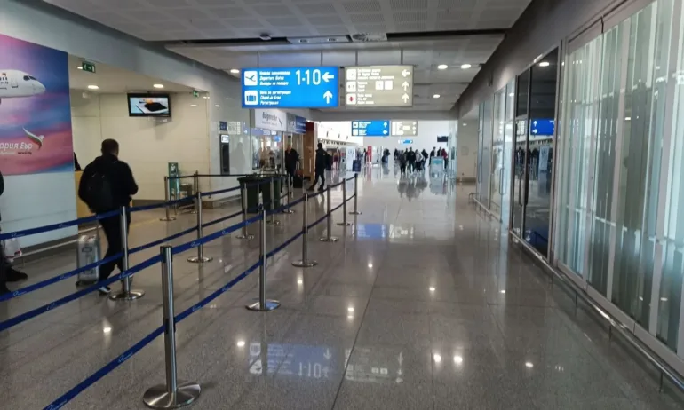 Летищата в Бургас и Варна са с обезпечени запаси на самолетно гориво - Tribune.bg