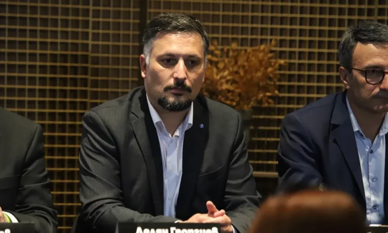 Кметът на р-н Изгрев от Спаси София асфалтира за определени инвеститори - Tribune.bg