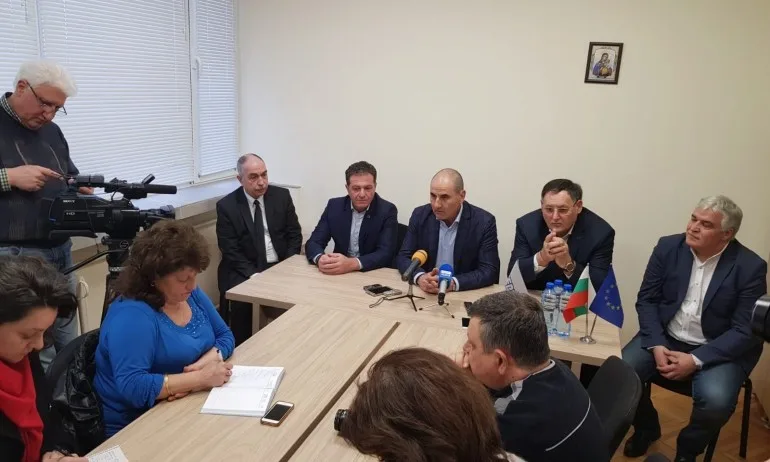 Цветанов в Шумен: Докато в БСП има сблъсък на лобита, при ГЕРБ много хора могат да оглавят листата за евровота - Tribune.bg