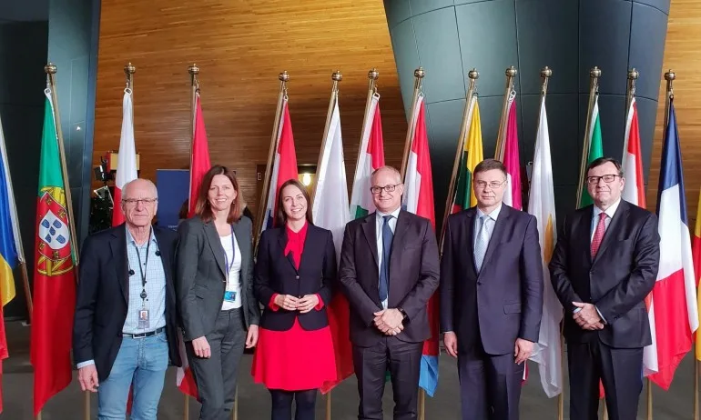 Договорено! От 2019 г. таксите при преводи в евро намаляват драстично - Tribune.bg