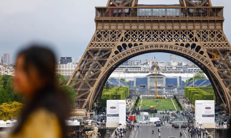 По-високи цени в Париж – скачат билетите за Айфеловата кула - Tribune.bg
