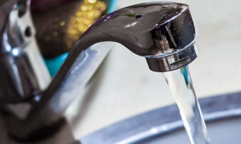 Първи случай на легонерска болест в България. Лекарите съветват водата в хотели и къщи за гости да се пуска обилно преди употреба - Tribune.bg