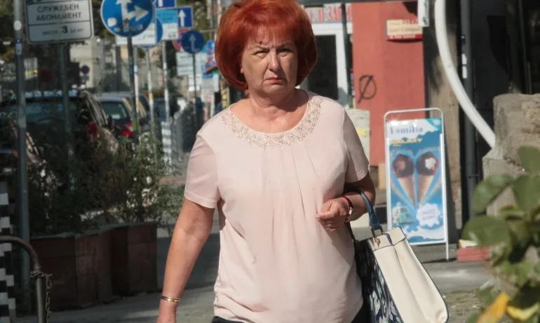 Бивша лидерка на столичното БСП припадна, шокирана от броя напускащи социалисти в район Триадица - Tribune.bg