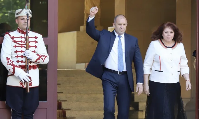 Руско радио се пита: Подходяща ли е демокрацията от западен тип за българския народ? - Tribune.bg