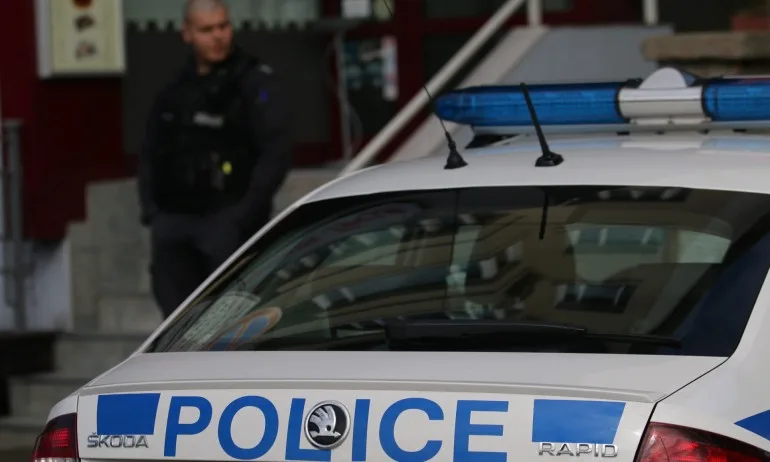Откриха труп на жена във Враца, 3-годишното ѝ дете е тежко ранено - Tribune.bg