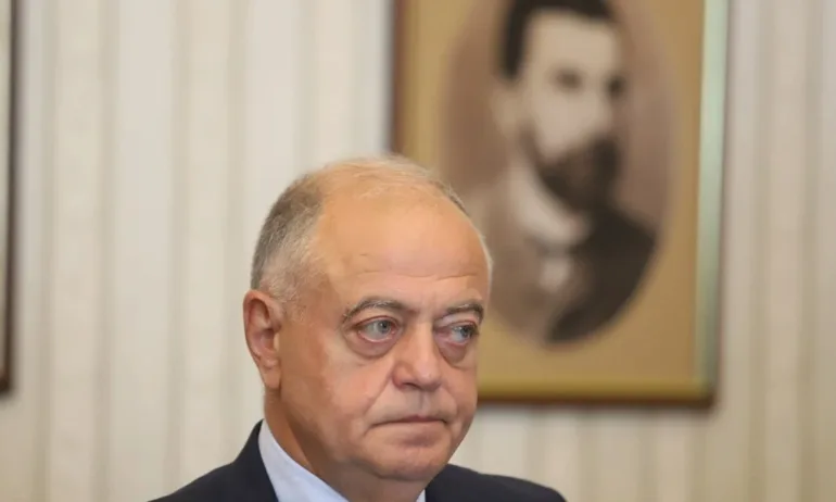 Няма начин интелигенцията от синия съюз да се е преляла в ДСБ и да е приела Атанас Атанасов за водач - Tribune.bg