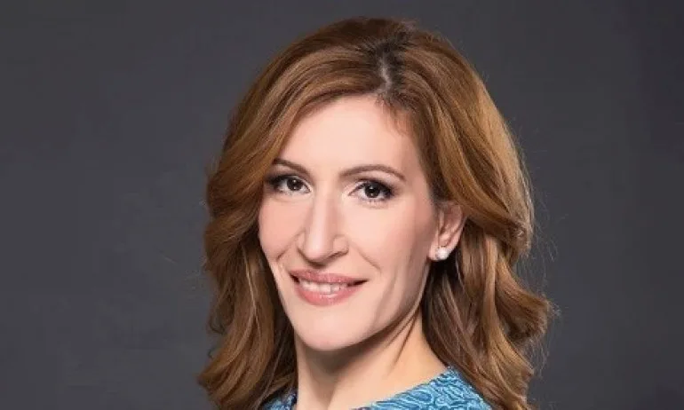 Николина Ангелкова: Имаме капацитет да проверяваме дюните за незаконни дейности - Tribune.bg